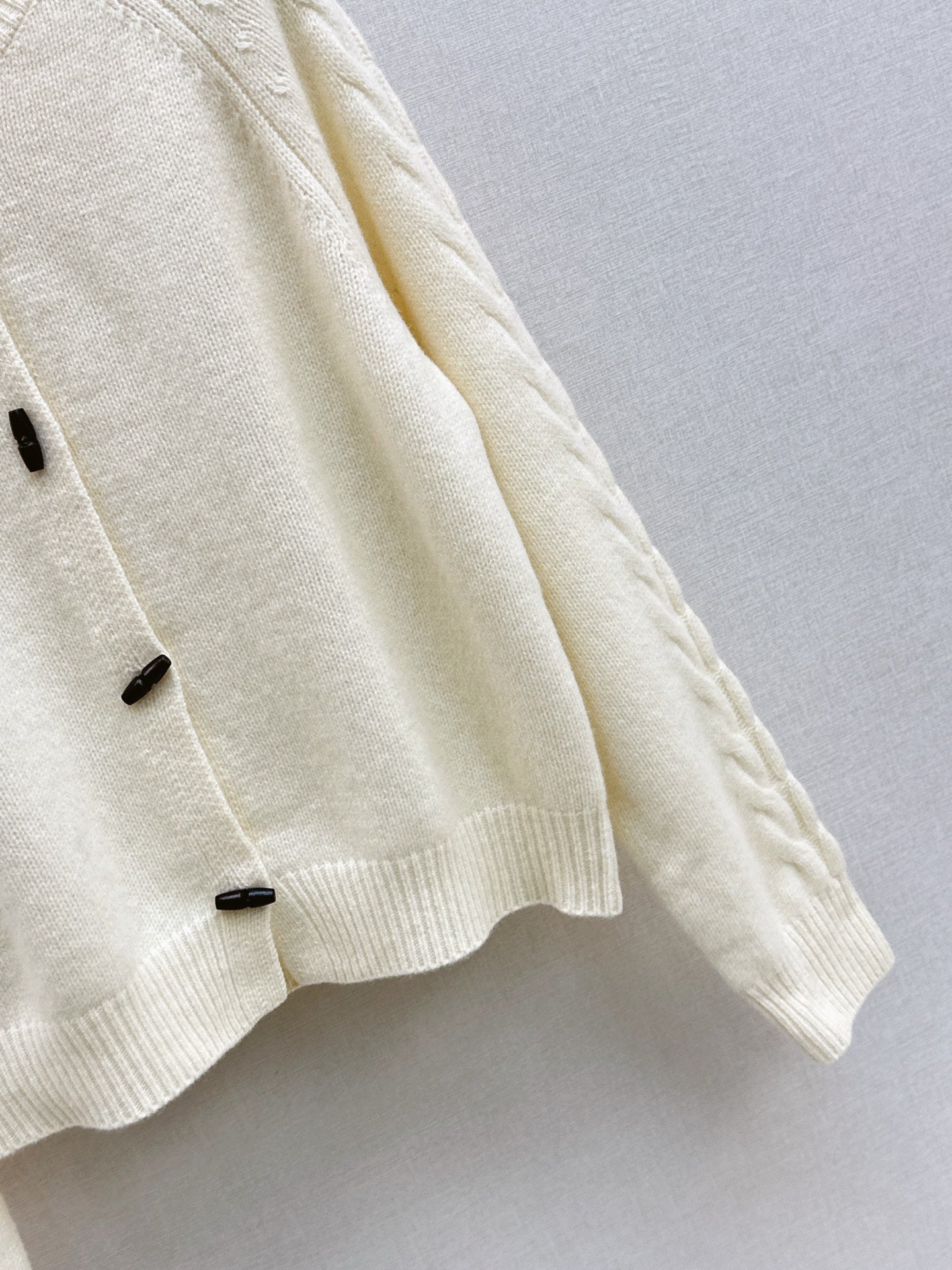 Max NEW Crew neck cardigan