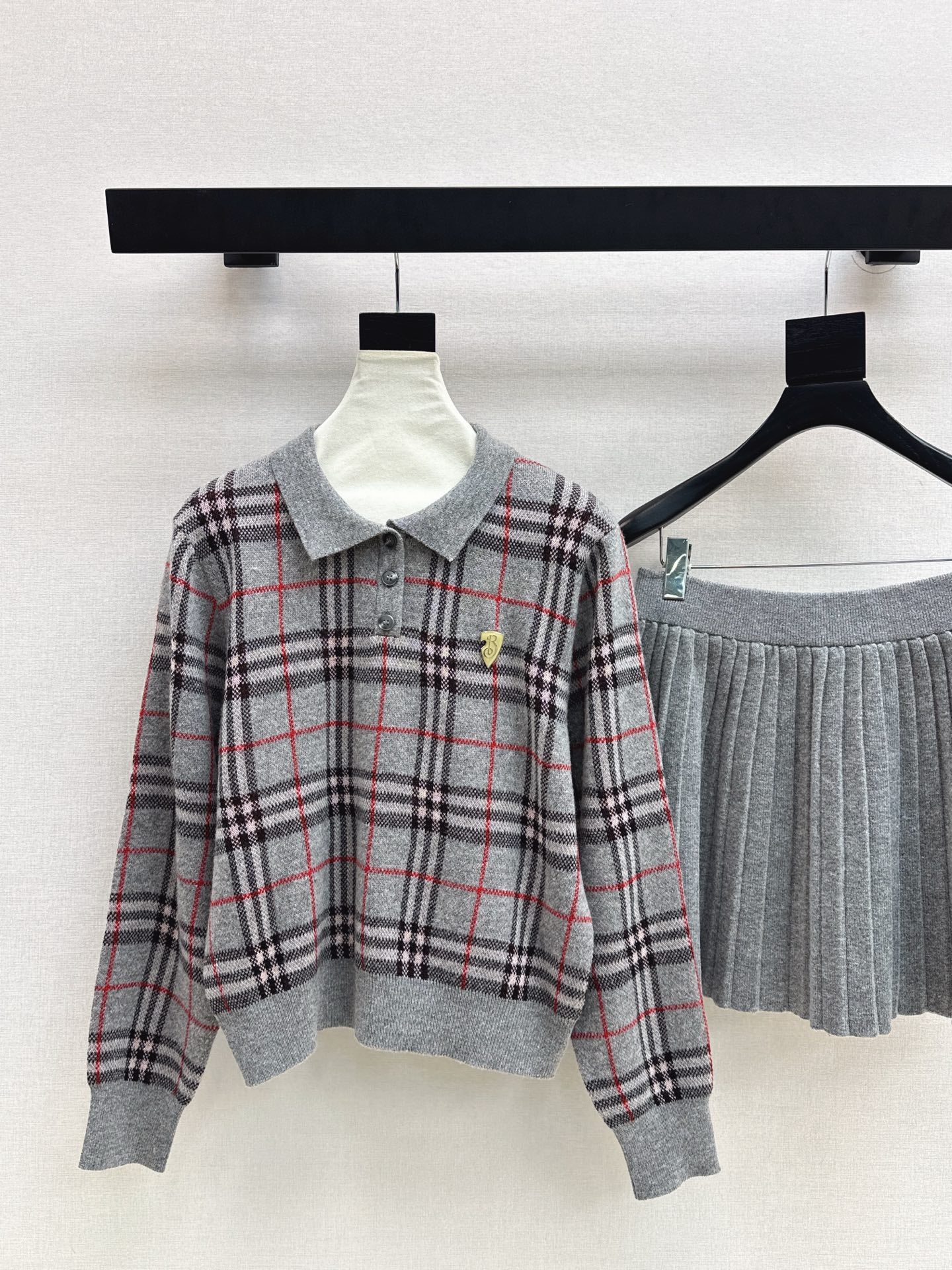 Bur NEW Plaid polo shirt and skirt suit