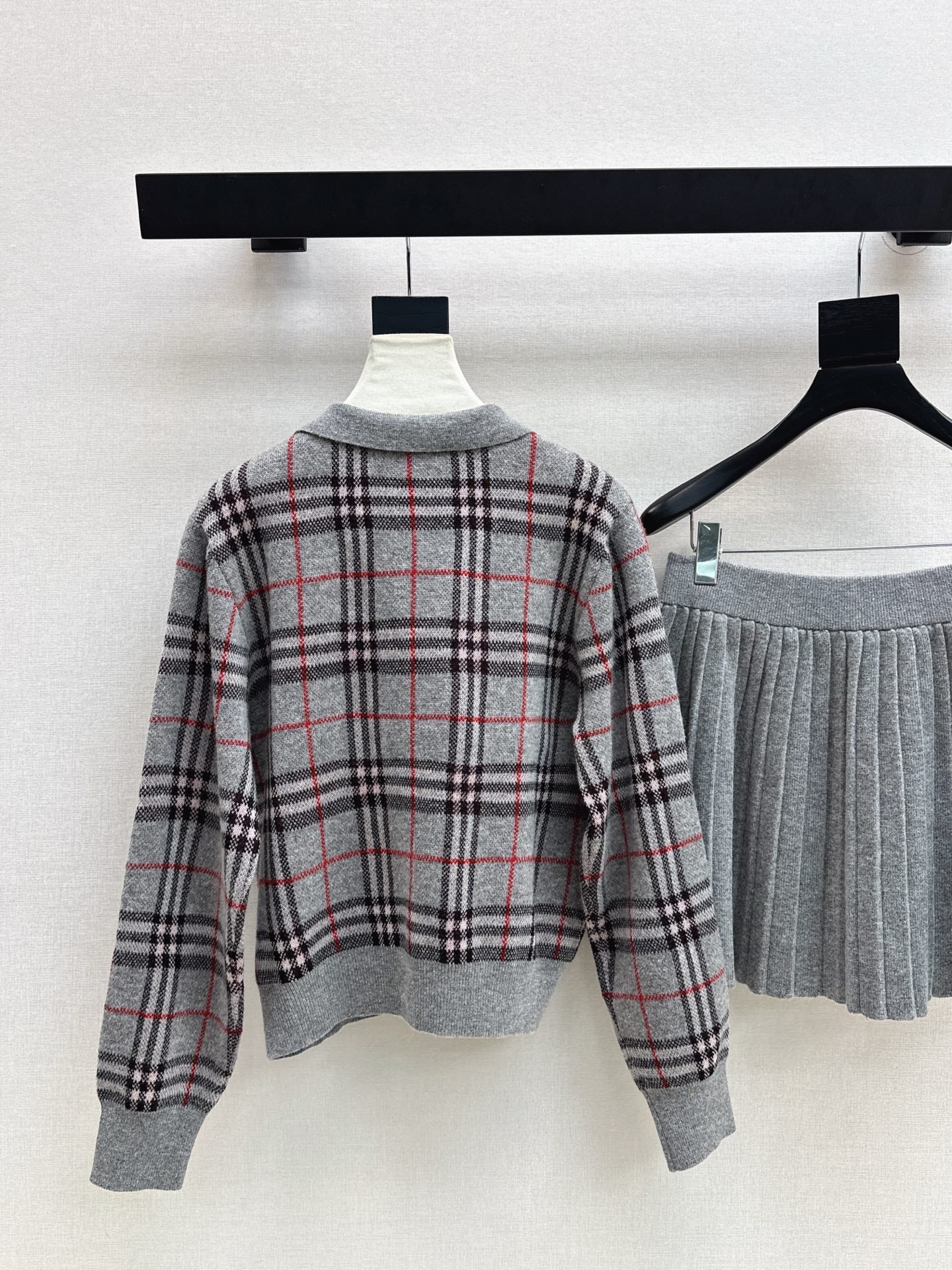 Bur NEW Plaid polo shirt and skirt suit