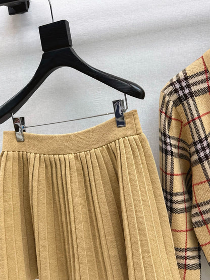 Bur NEW Plaid polo shirt and skirt suit