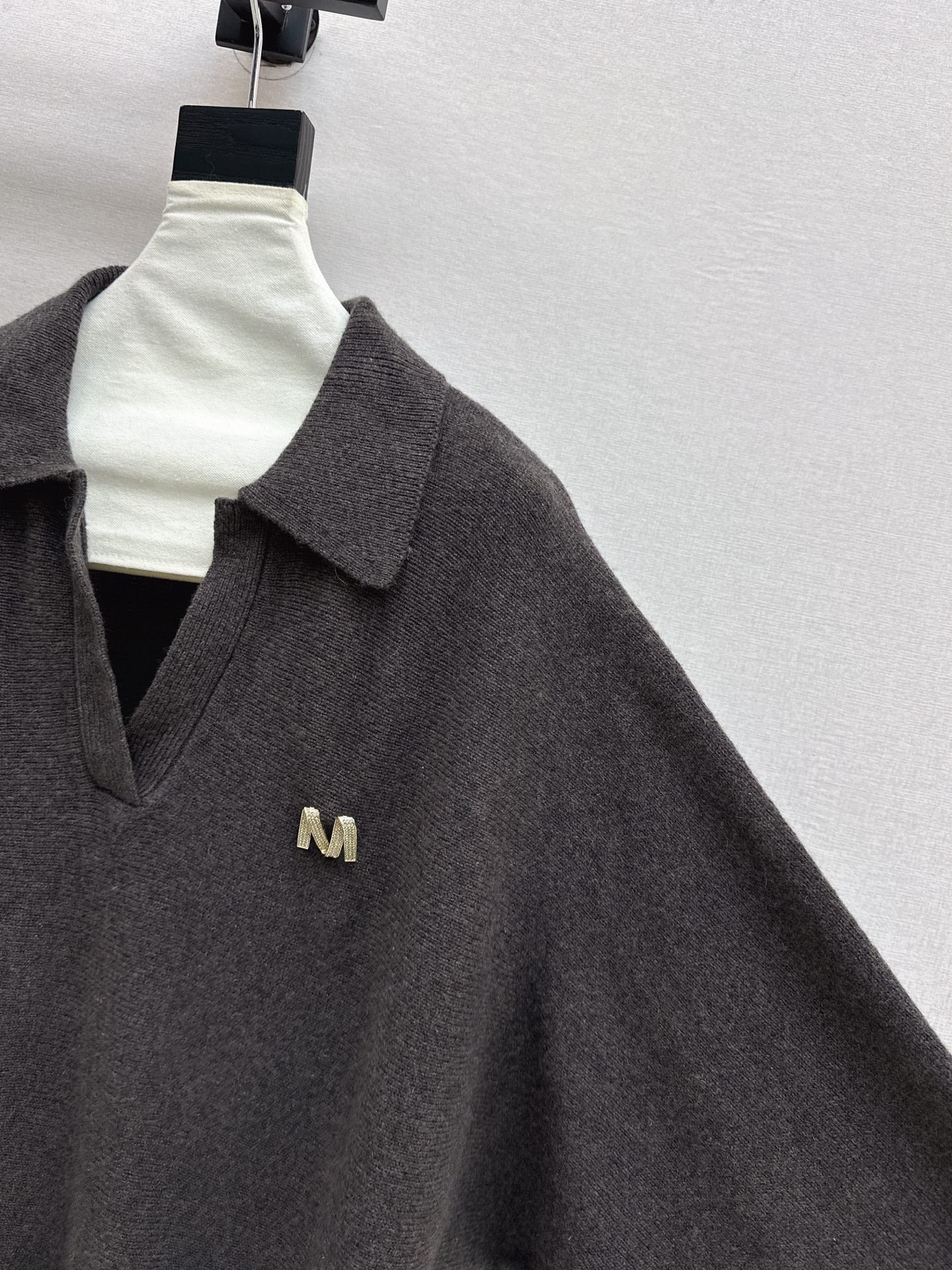 Max NEW lapel sweater