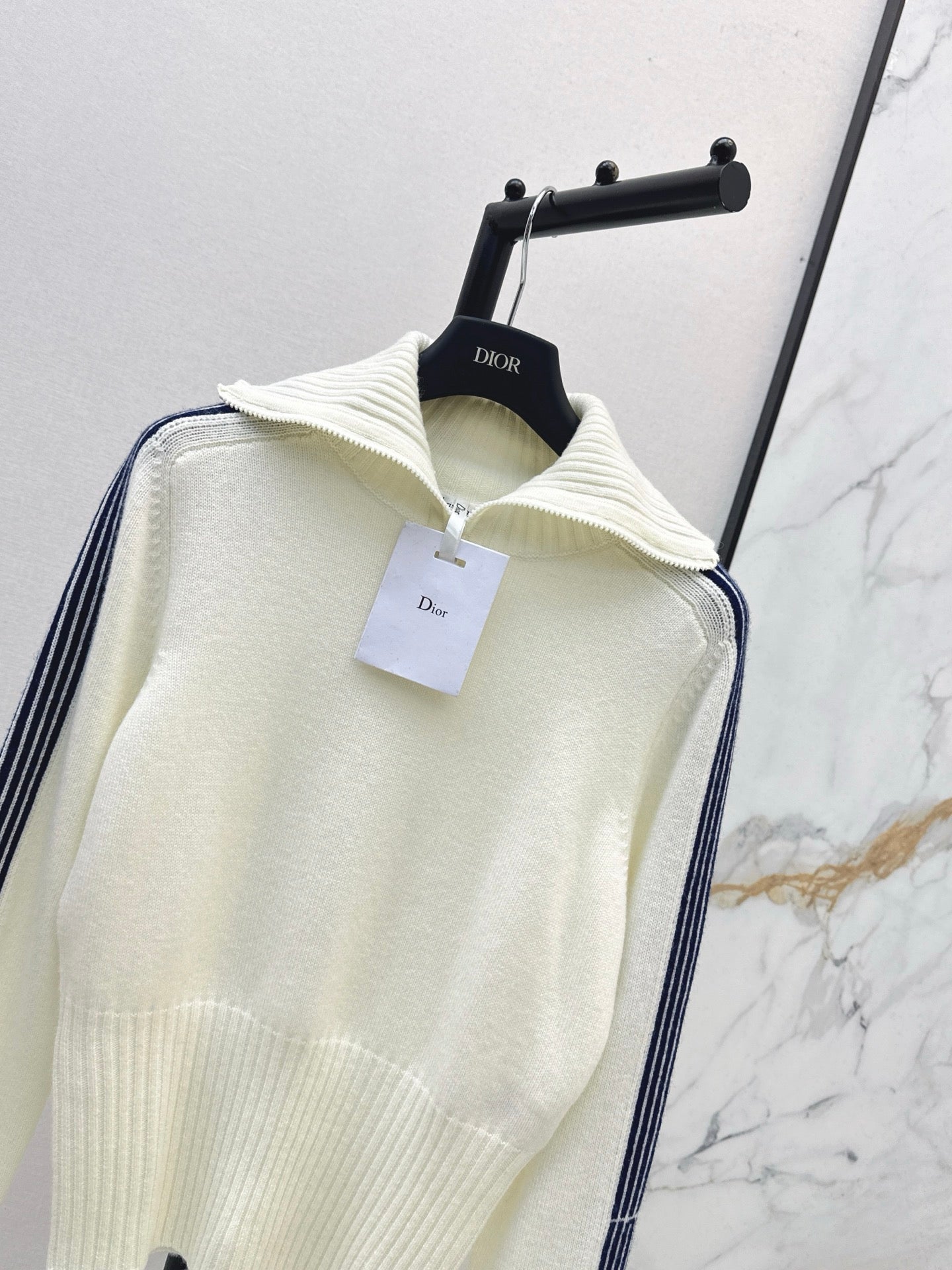 CD NEW knitted sweater