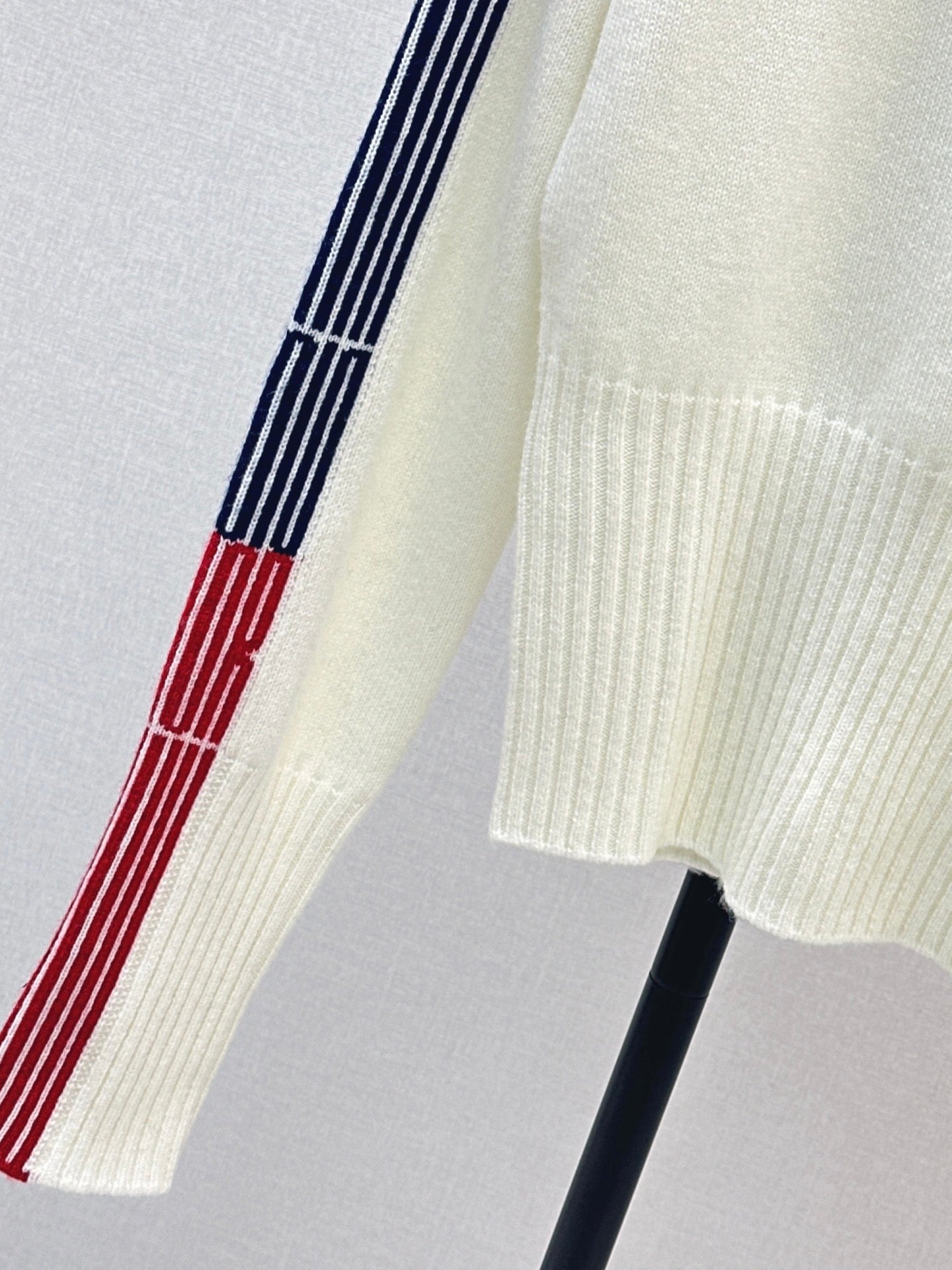 CD NEW knitted sweater