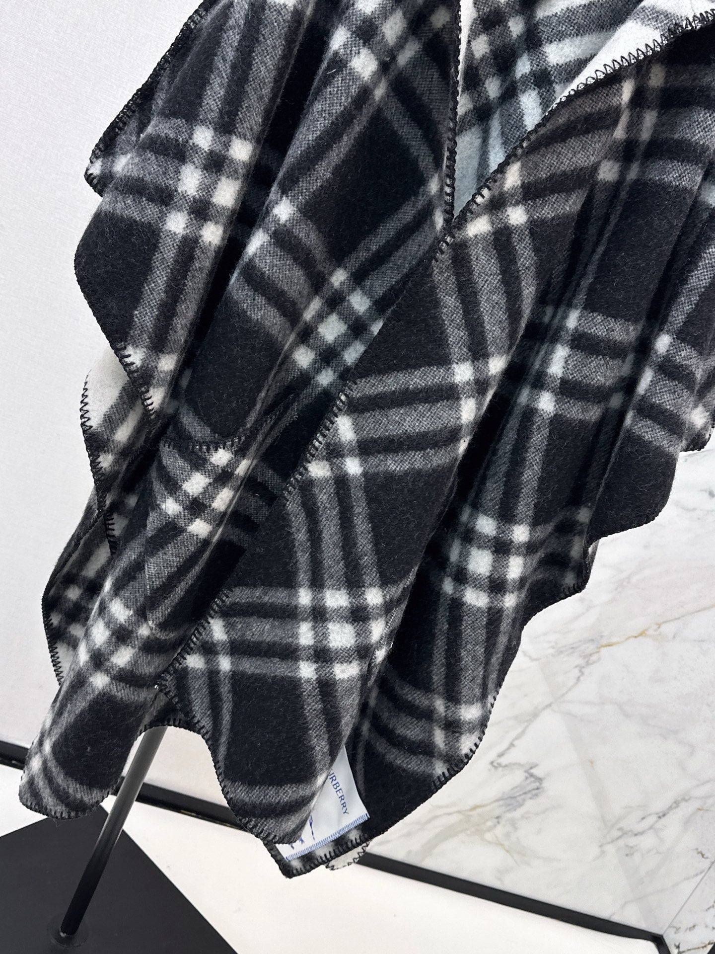 Bur NEW Cashmere hooded cape