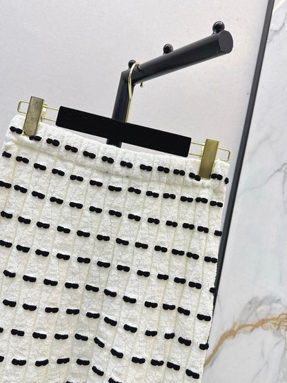 Chan NEW knitted skirt