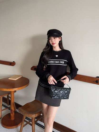 CD NEW embroidered sweater