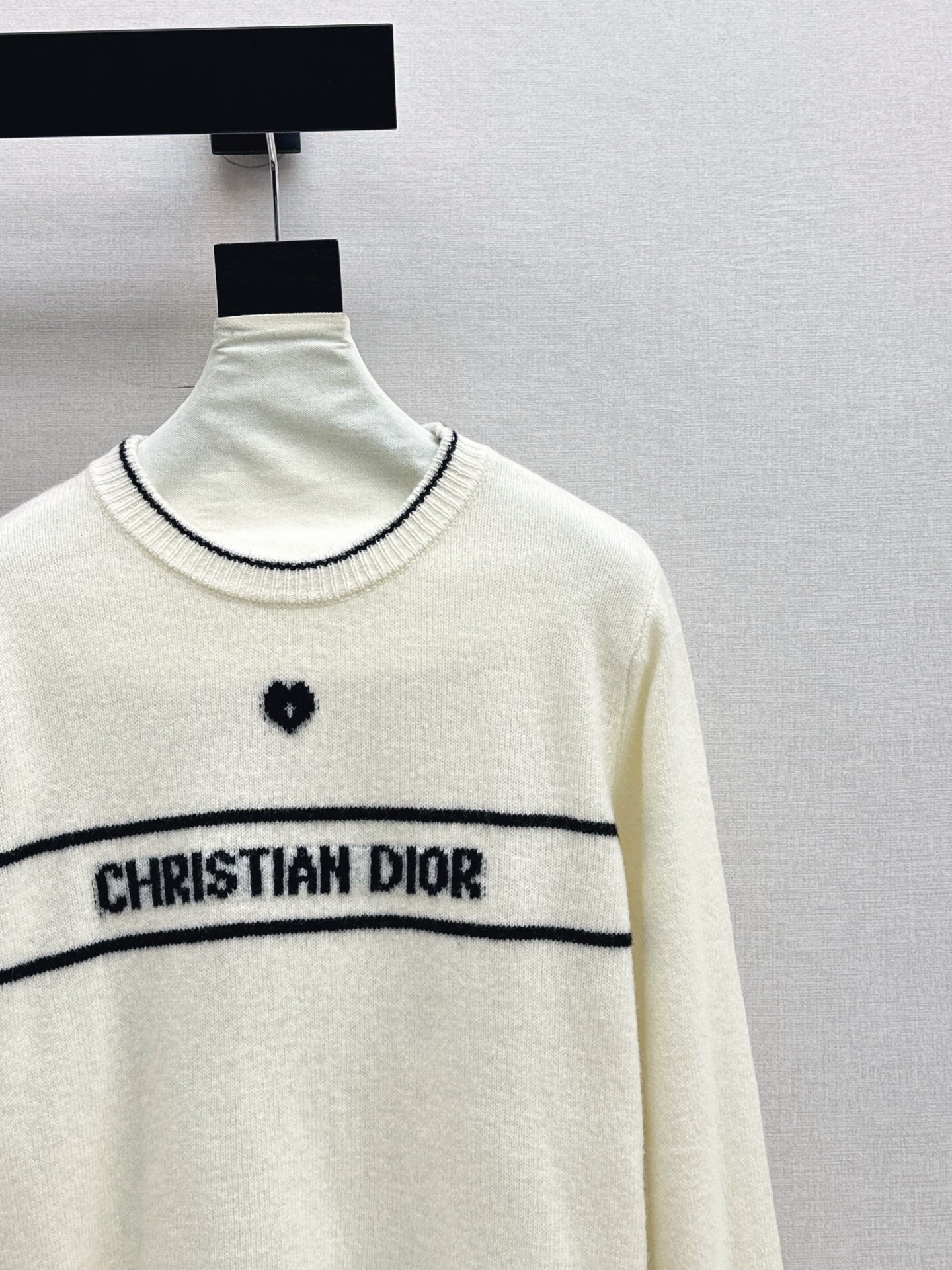 CD NEW embroidered sweater