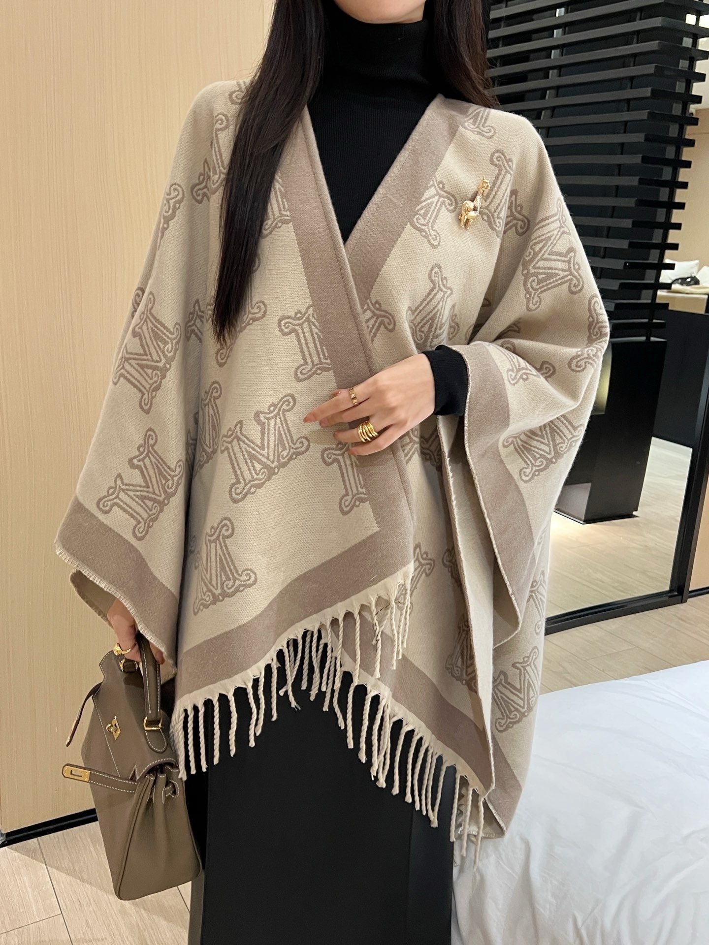 Max NEW Wool scarf cloak