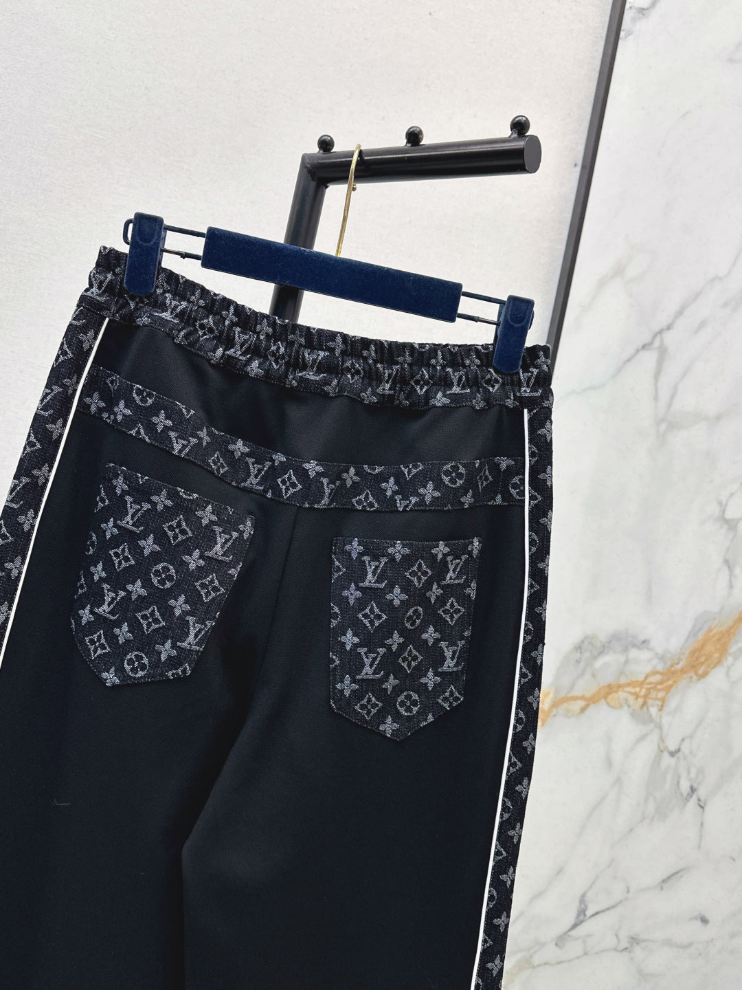 Louis NEW Straight-leg pants