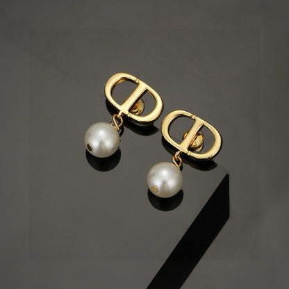 CD New Pearl earrings