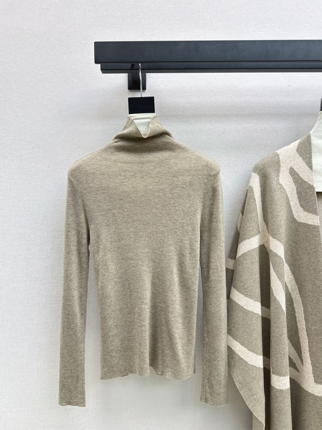 Max NEW knitted suit