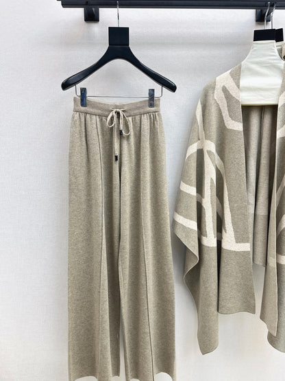 Max NEW knitted suit