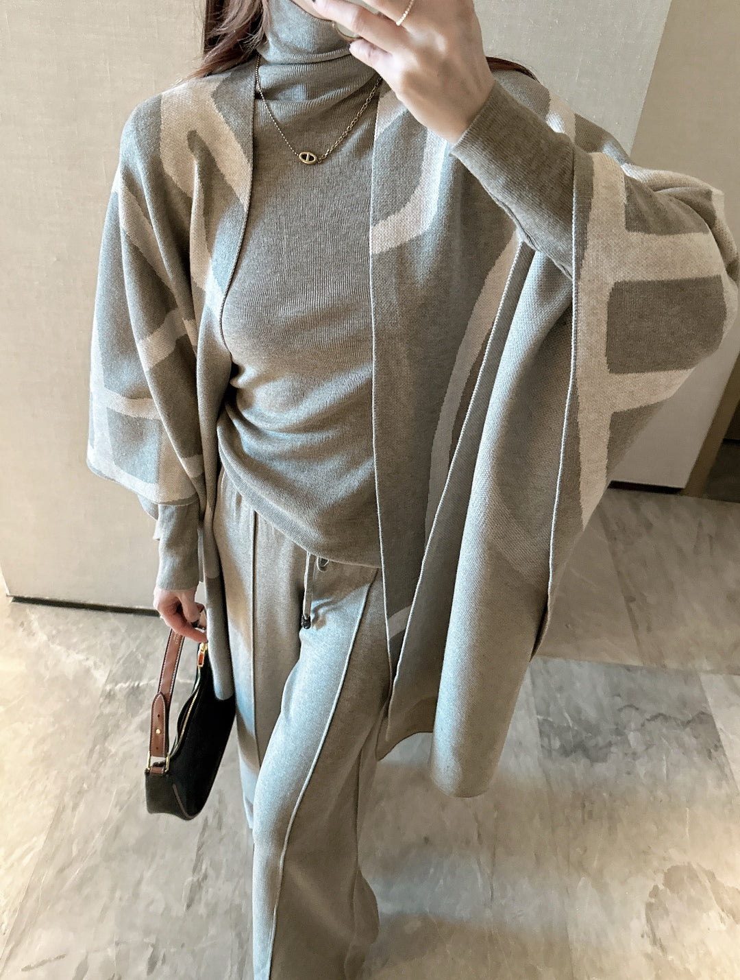 Max NEW knitted suit