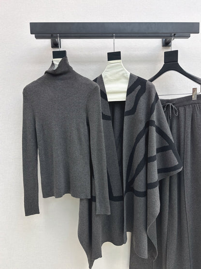 Max NEW knitted suit