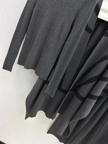 Max NEW knitted suit