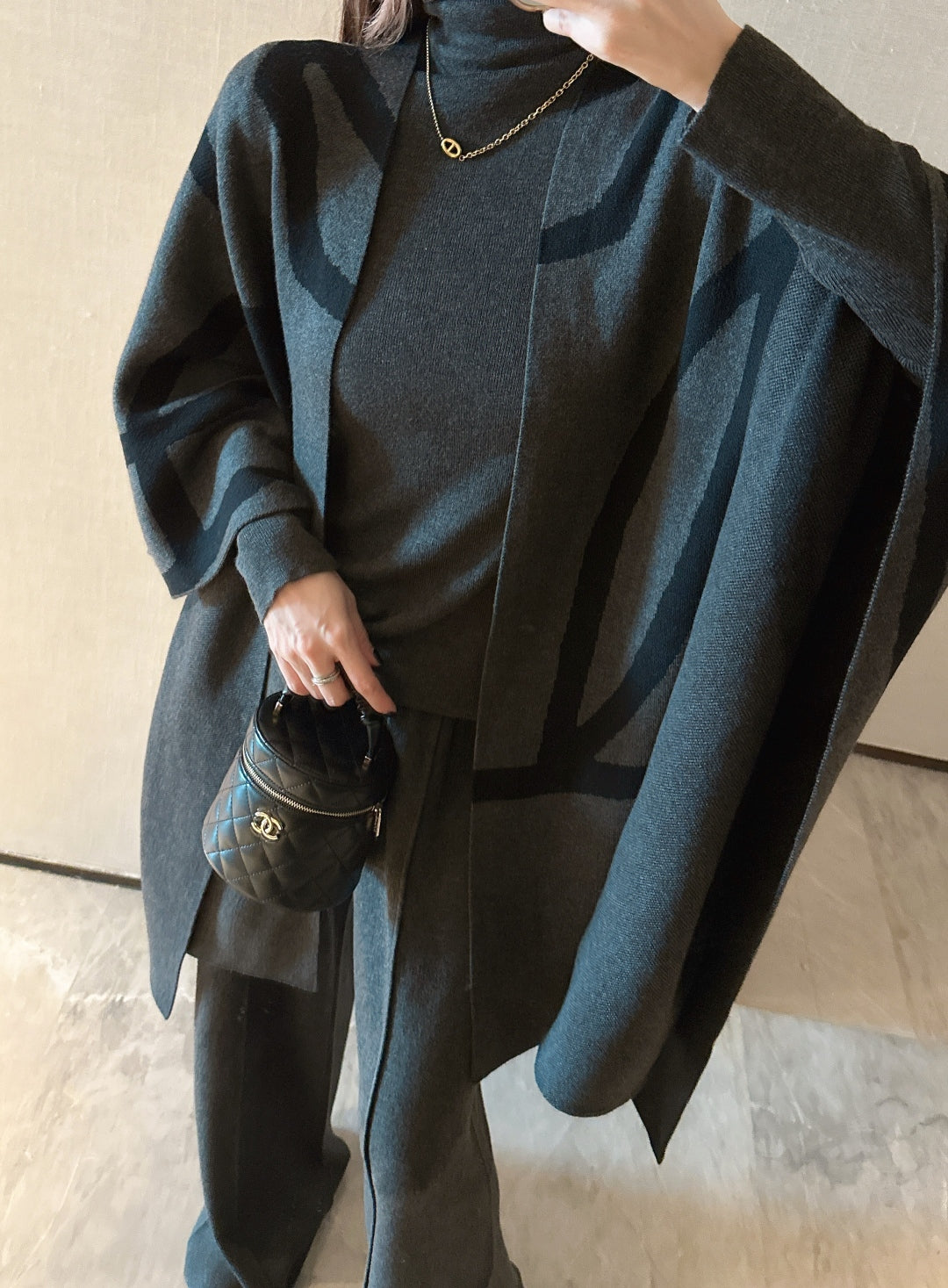 Max NEW knitted suit