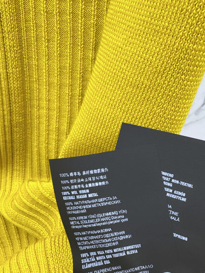 Pra NEW Pendant Wool Knit Sweater