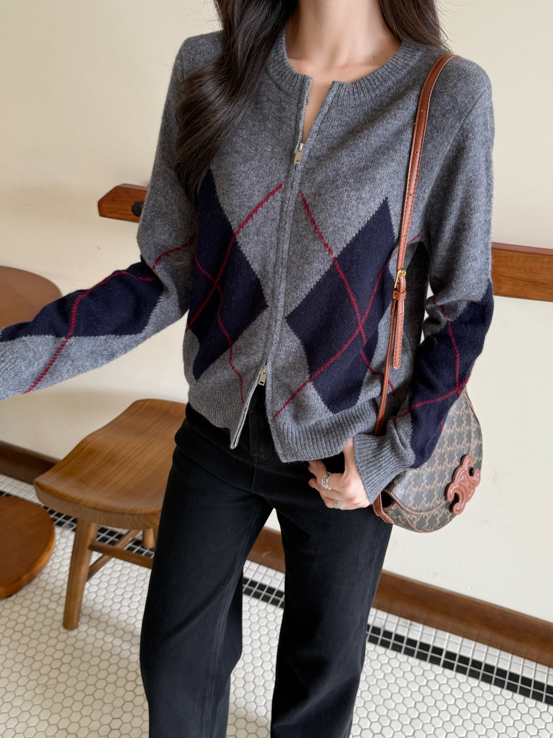 Ral NEW Round-neck cardigan