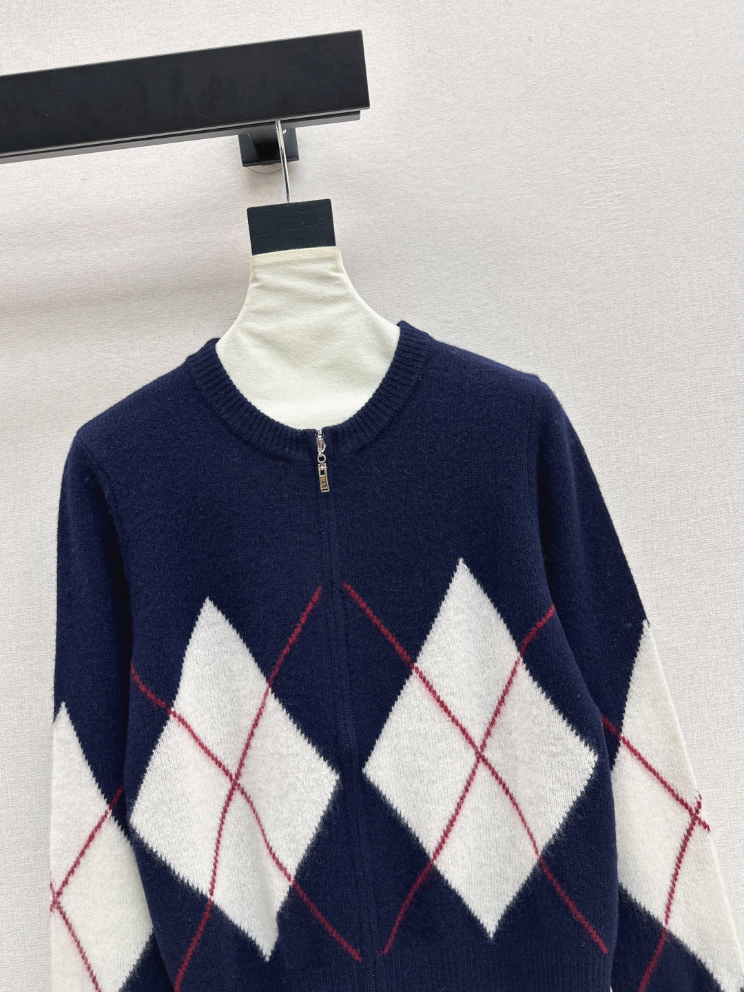 Ral NEW Round-neck cardigan