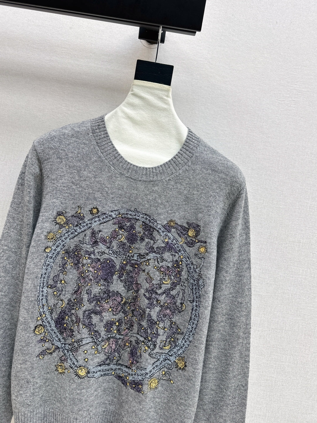 CD NEW Embroidered sweater