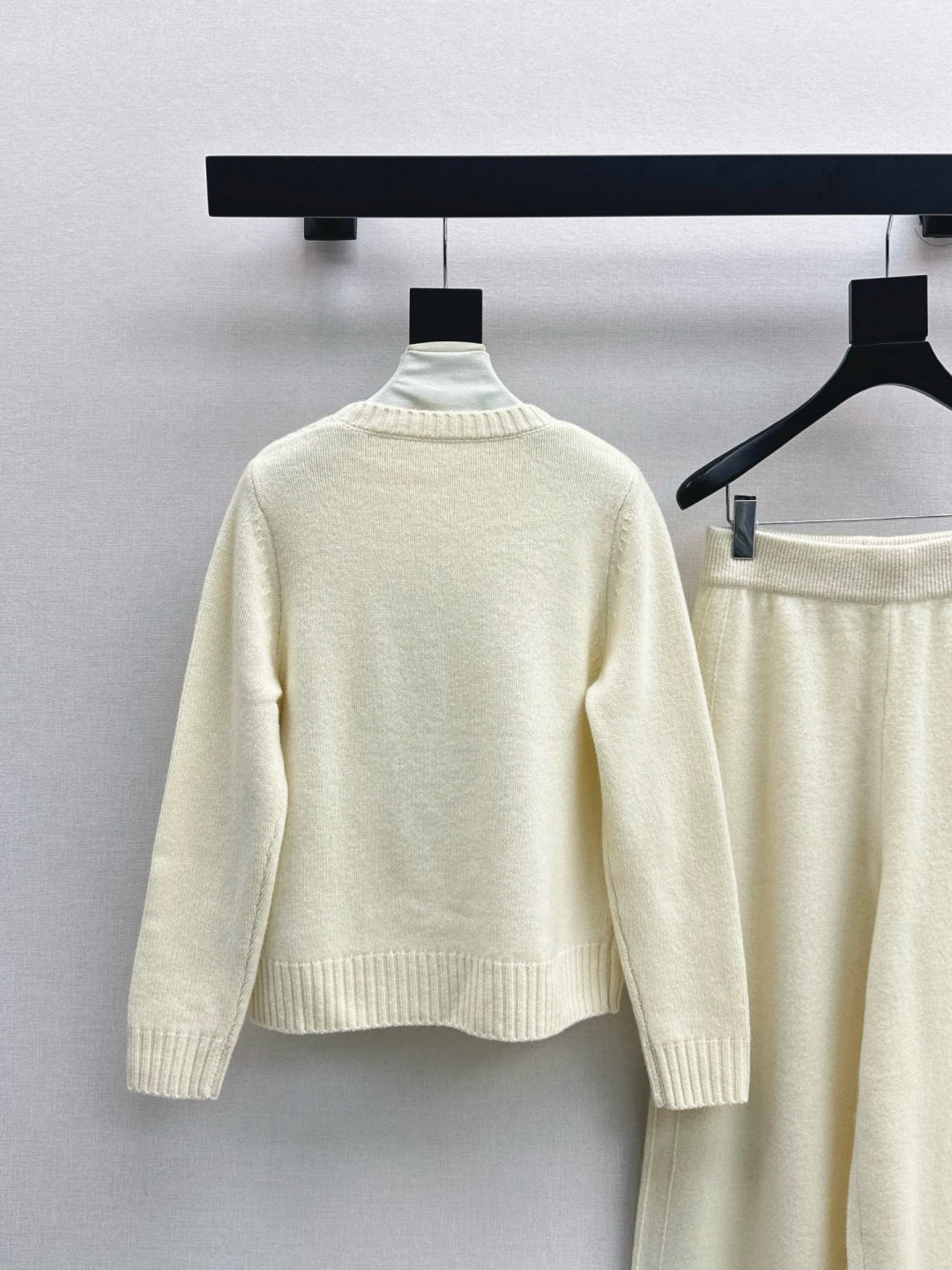 Ral NEW Sweater and straight-leg pants set