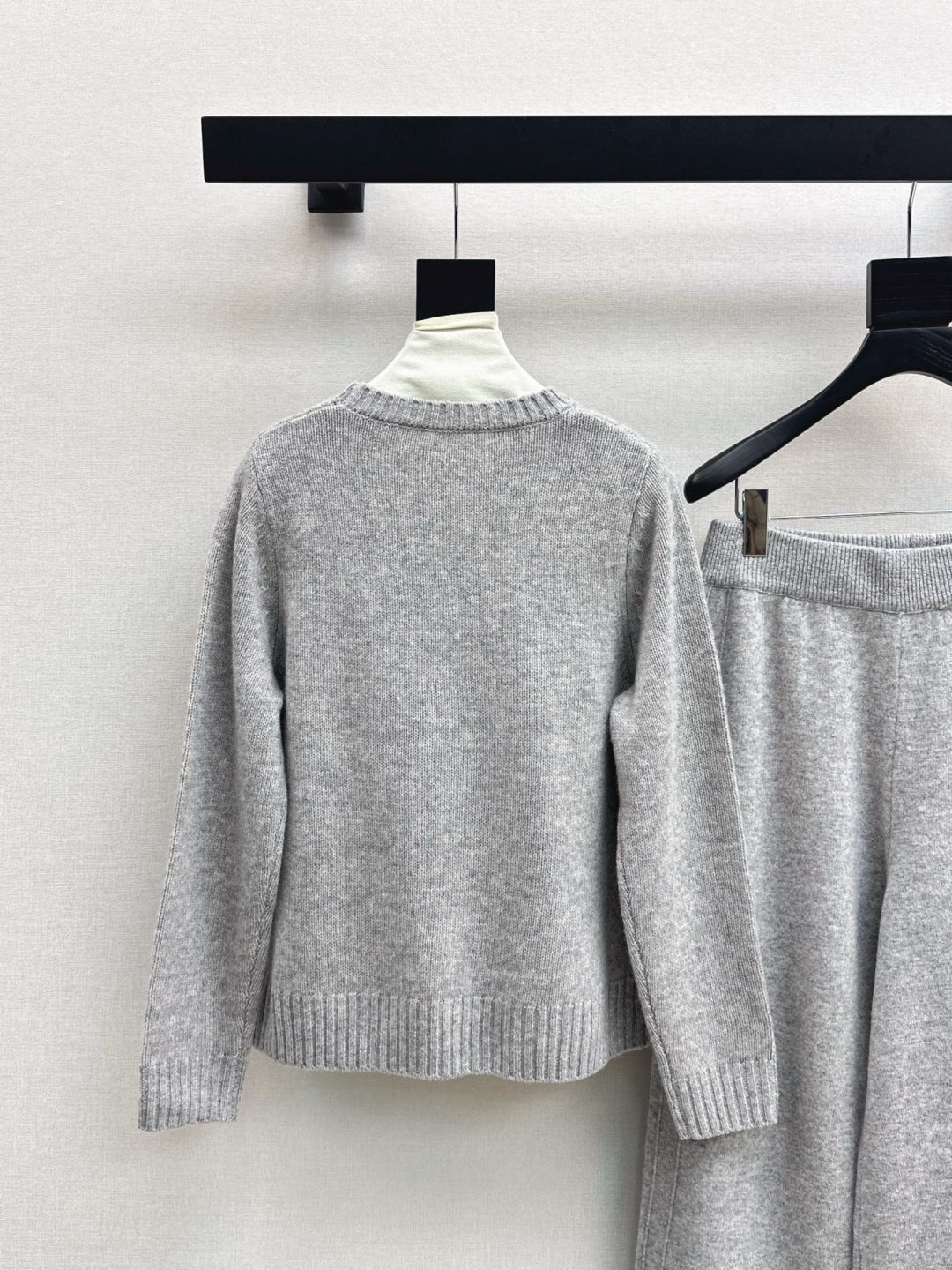 Ral NEW Sweater and straight-leg pants set