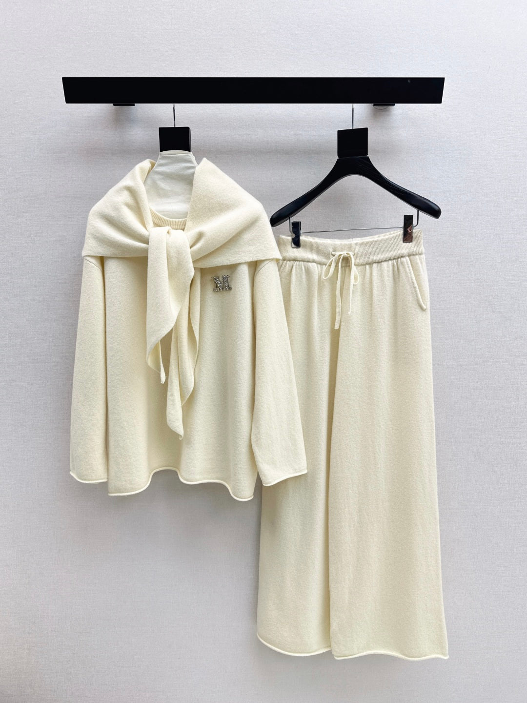 Max NEW Wool three-piece set