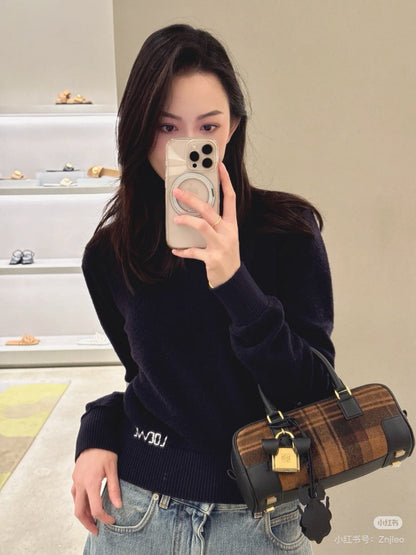 Loe NEW knitted sweater