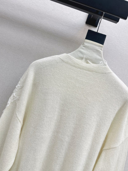 Es NEW Crew neck sweater