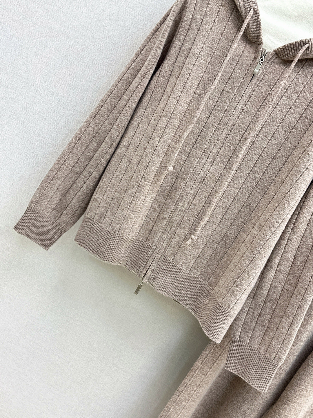 Loro NEW knitted suit