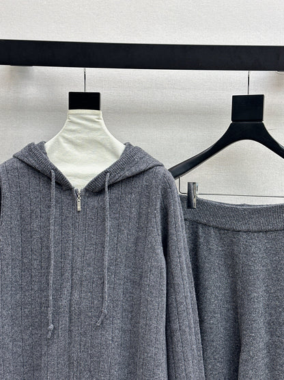 Loro NEW knitted suit