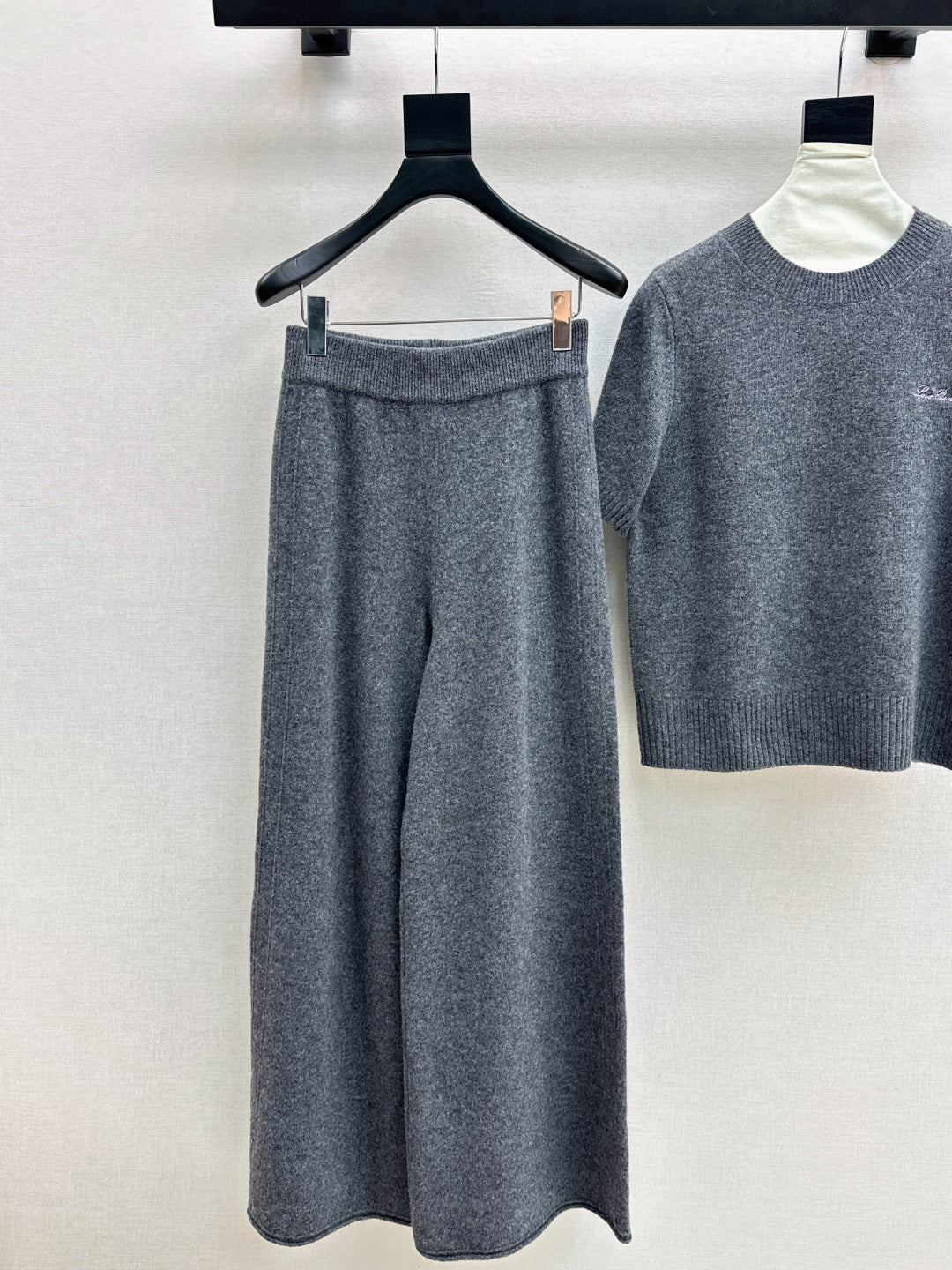 Loro NEW Knitted three-piece set