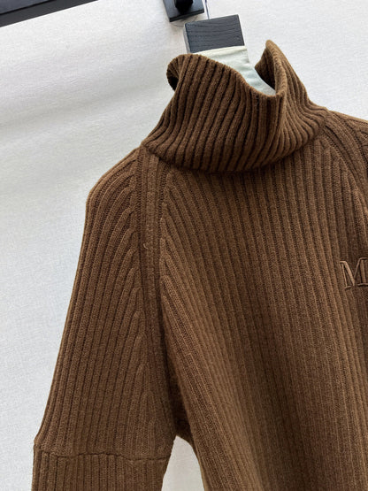 Max NEW turtleneck sweater