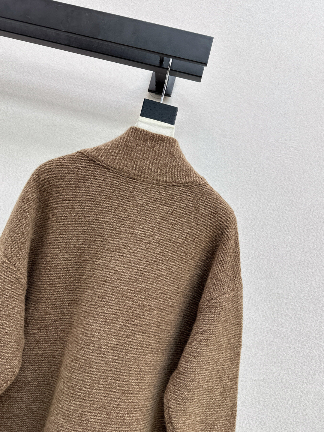 Loro NEW V-neck cardigan