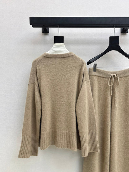 Brun NEW knitted suit