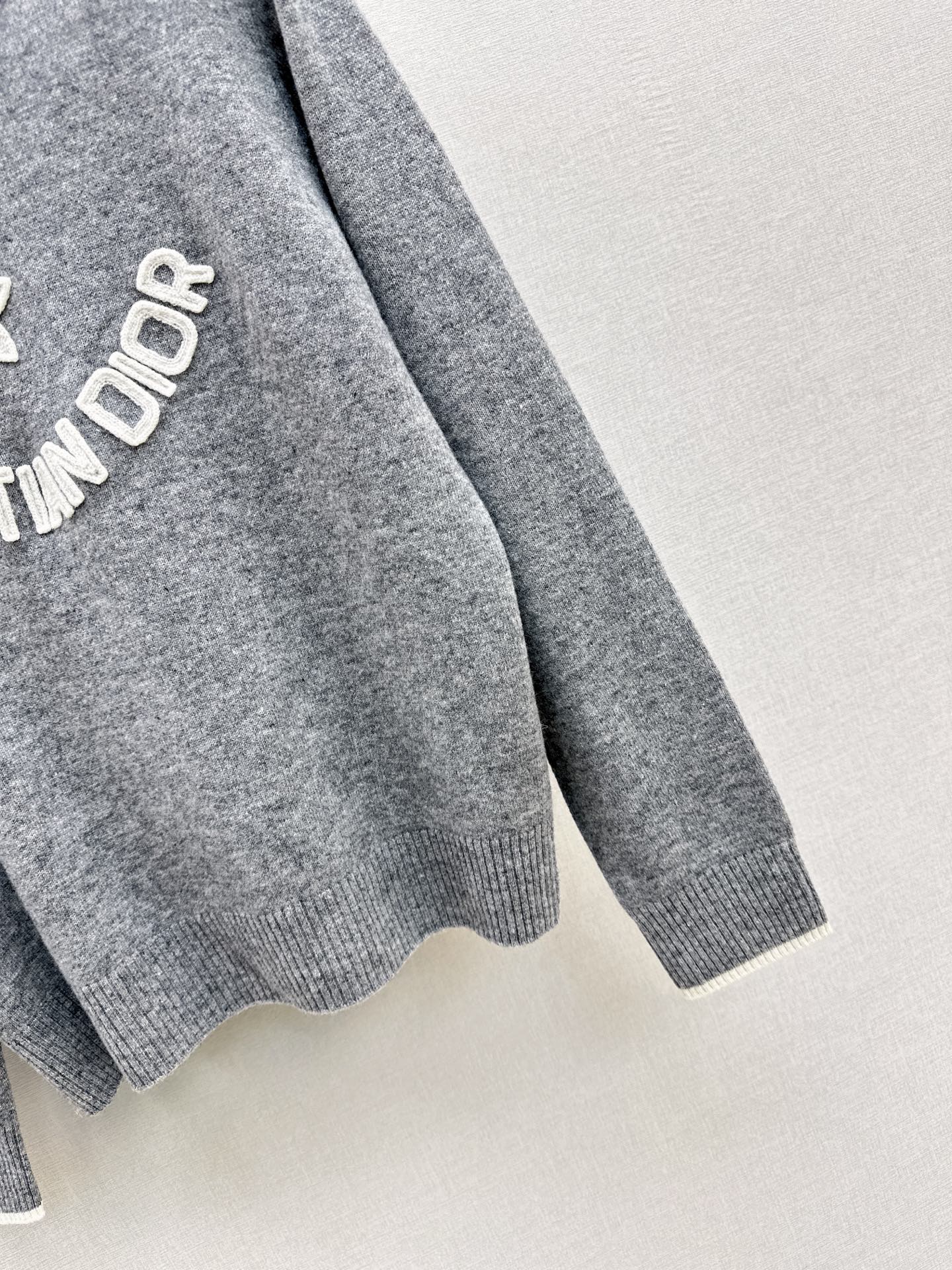 CD NEW Embroidered sweater