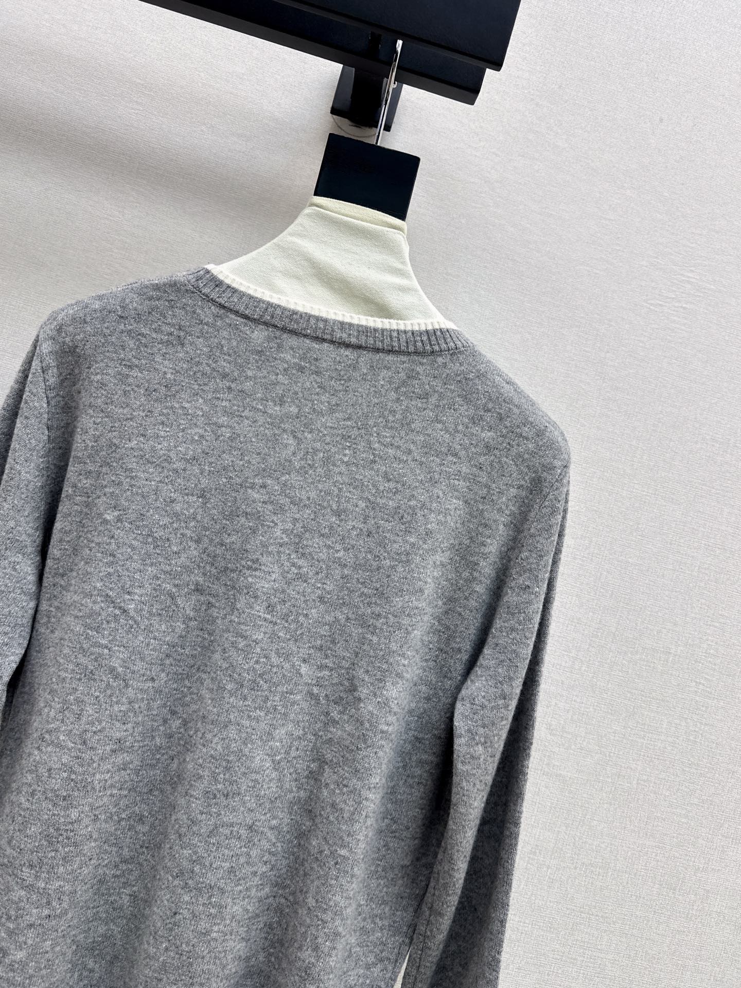 CD NEW Embroidered sweater