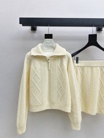 Loro NEW knitted suit