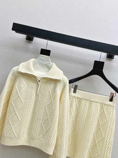 Loro NEW knitted suit