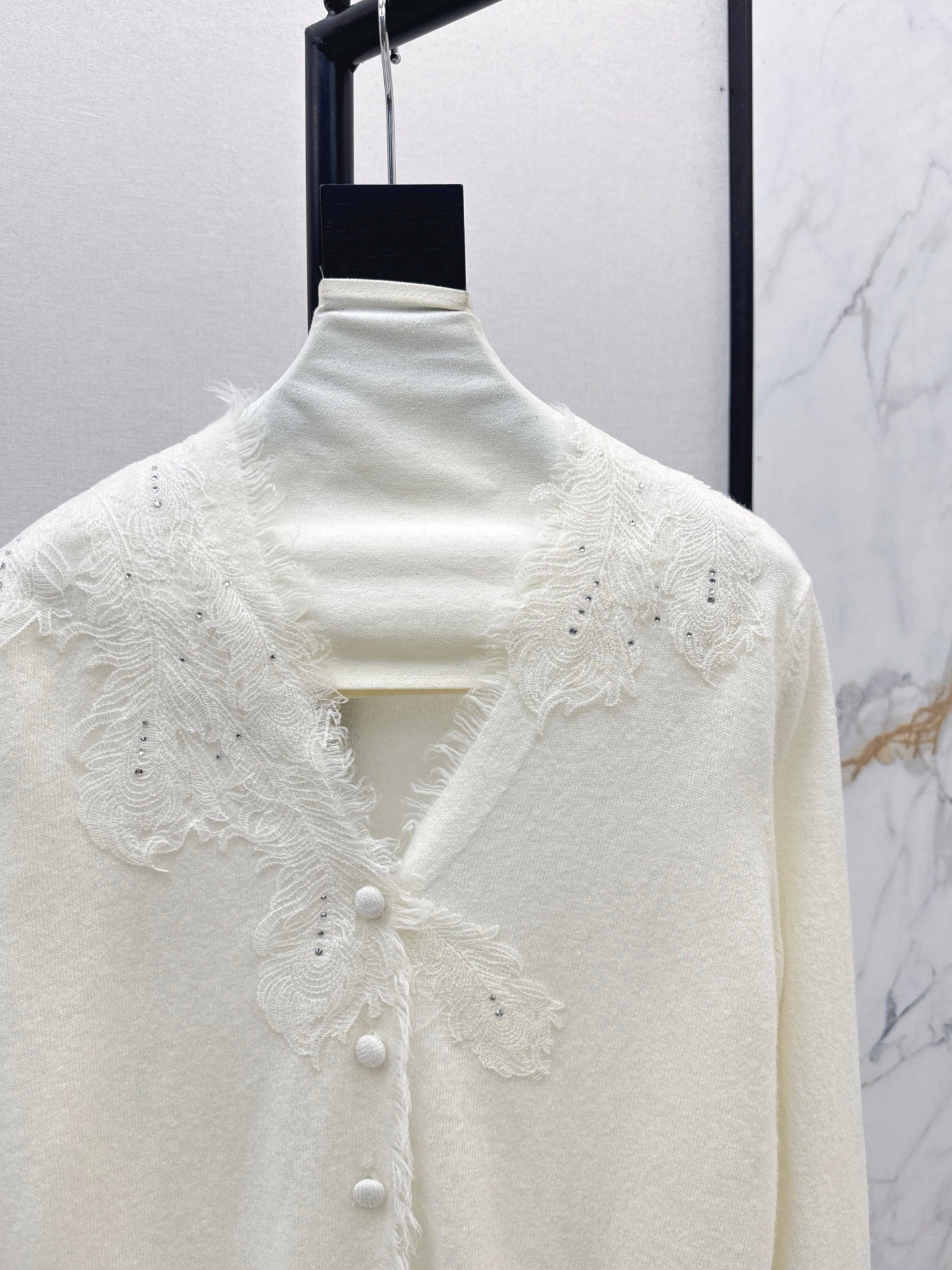 Es NEW V-neck cardigan