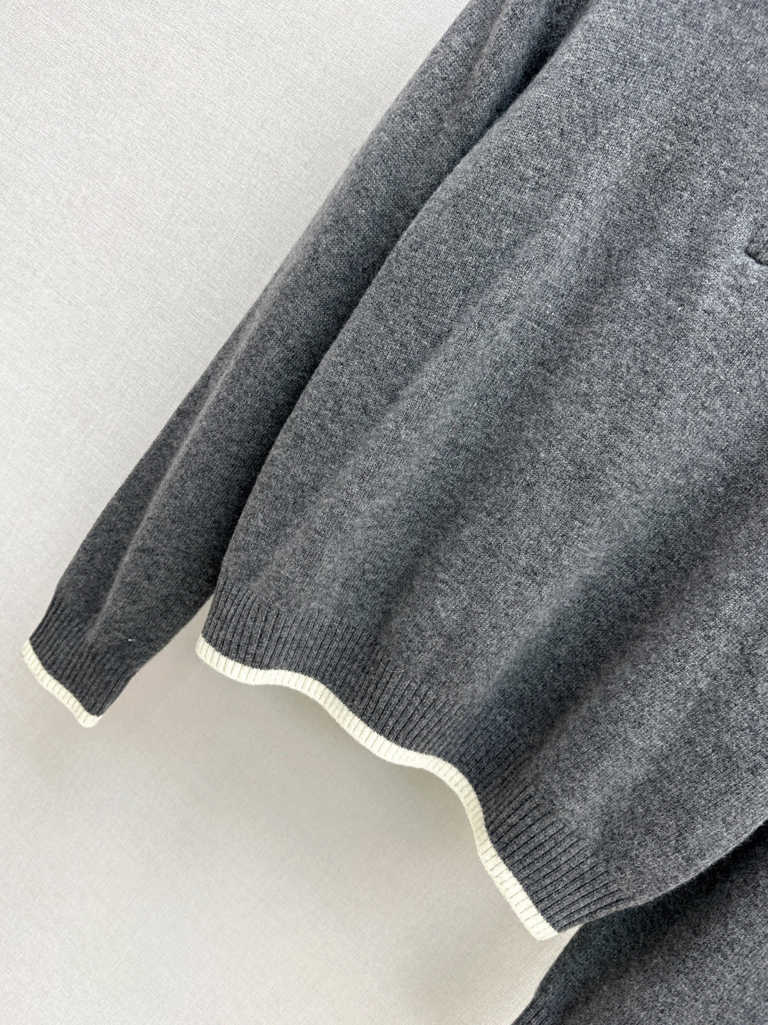 Ral NEW Half-open sweater