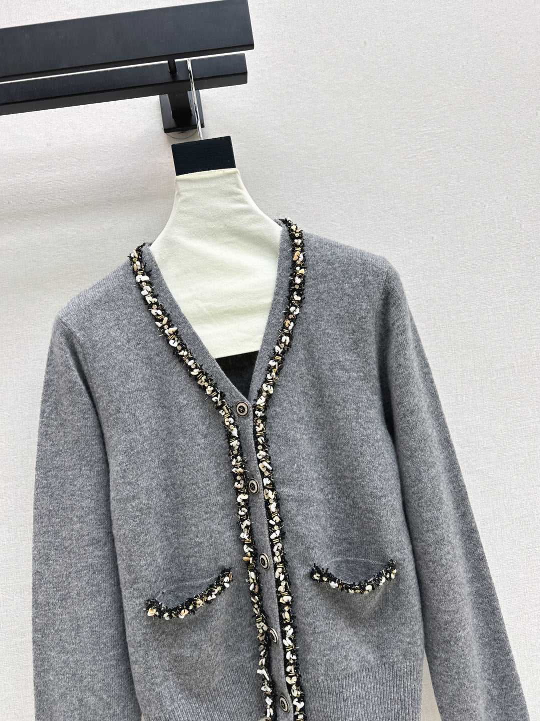 Max NEW V-neck cardigan