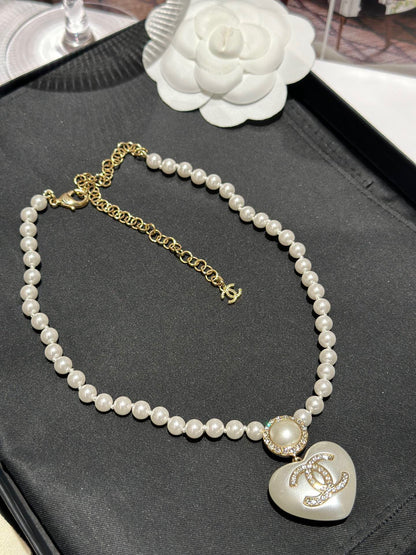 Chan two-piece earring and necklace set