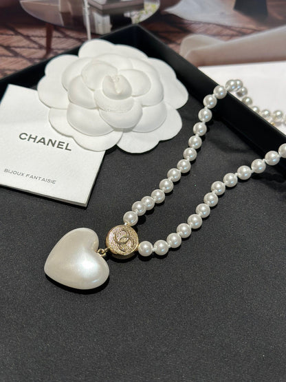 Chan two-piece earring and necklace set