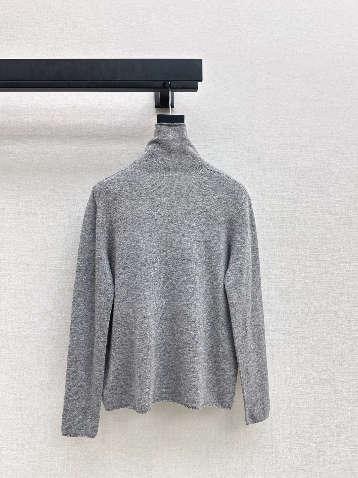 Miu NEW turtleneck base layer