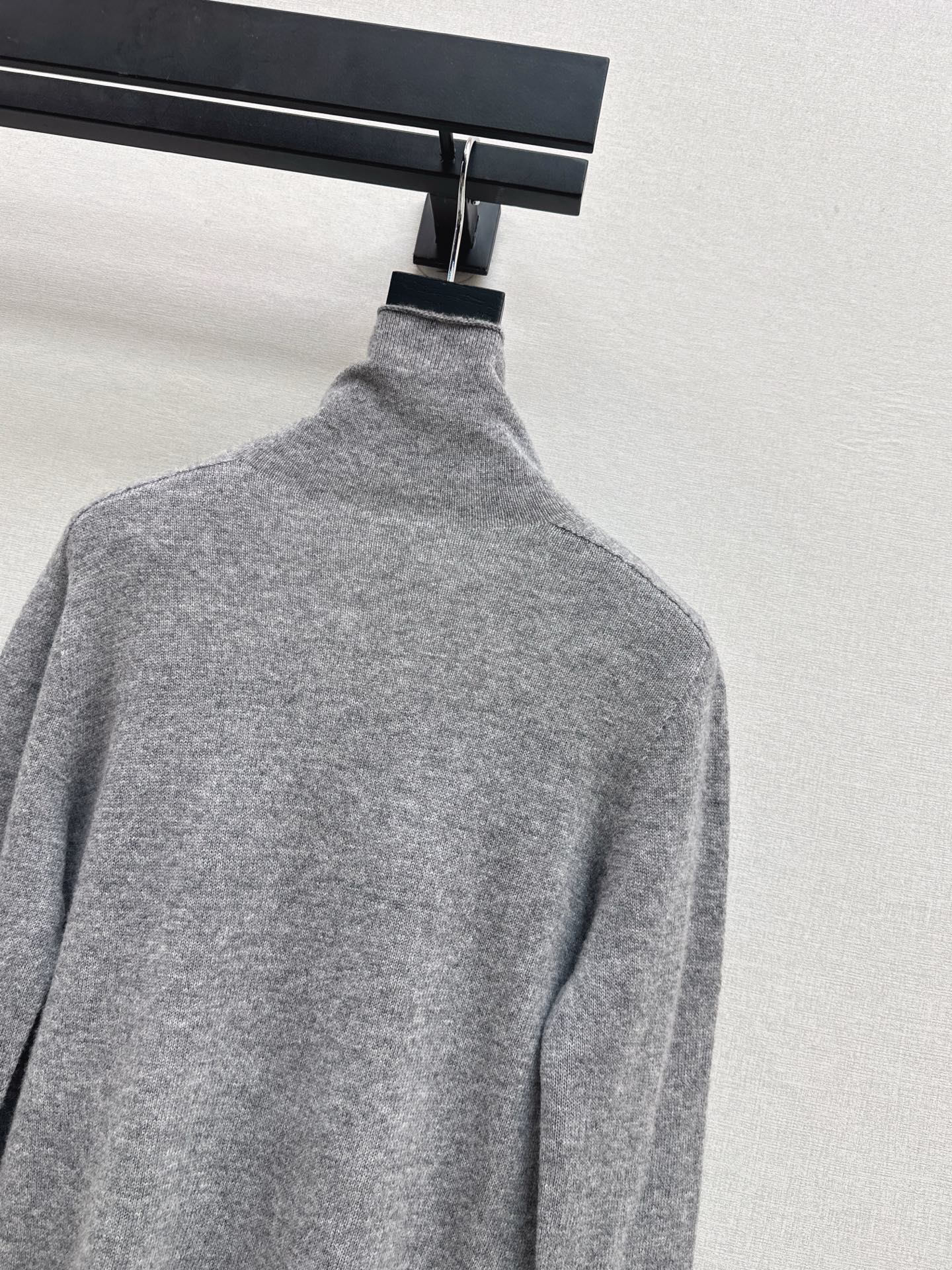 Miu NEW turtleneck base layer