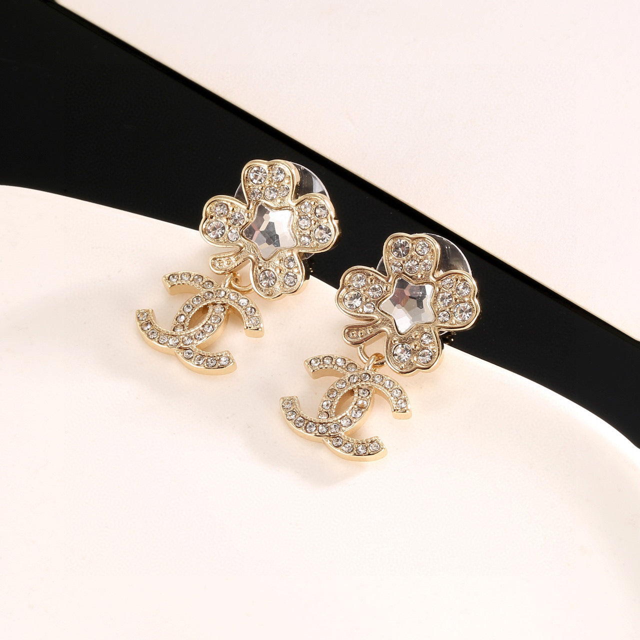 Chan New Four-leaf clover earrings