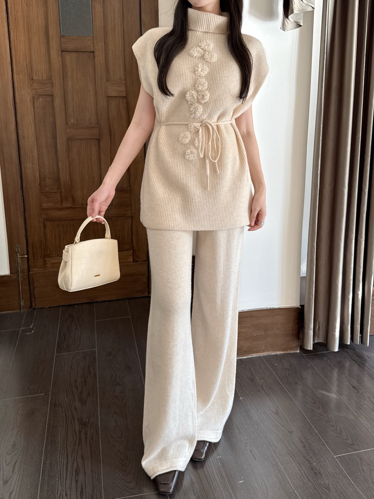 Chan NEW Sleeveless knitted set