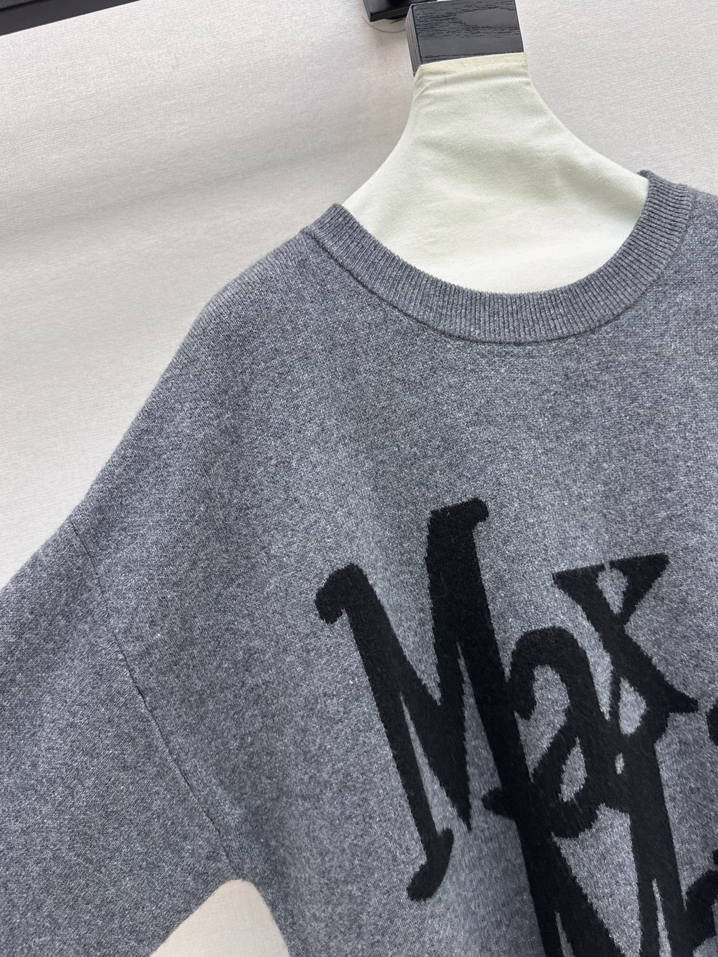 Max NEW loose sweater