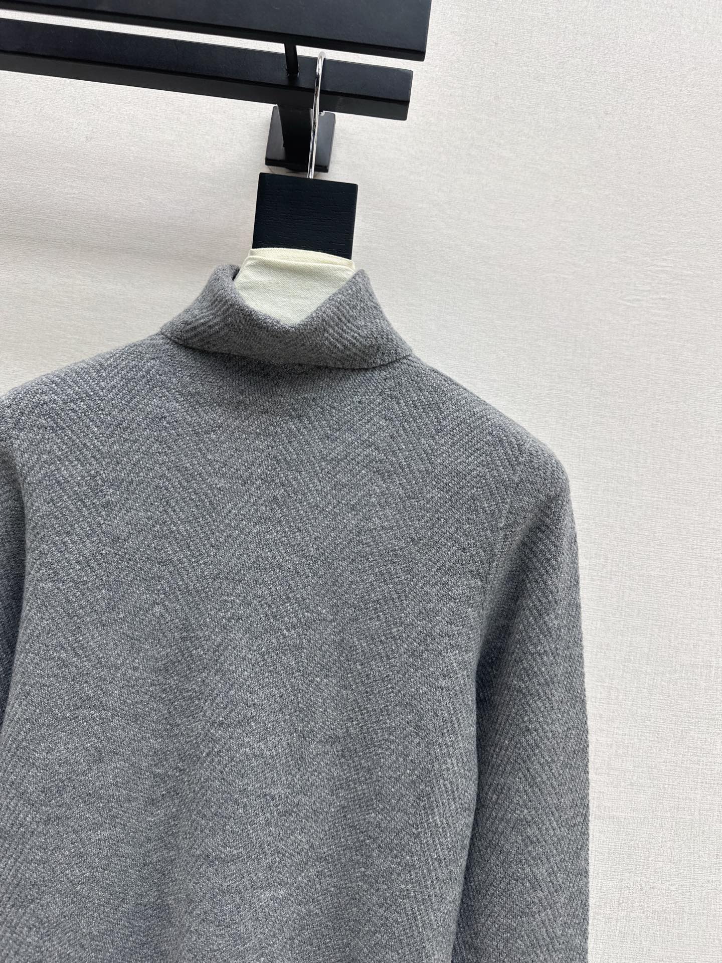 Loro NEW turtleneck base layer
